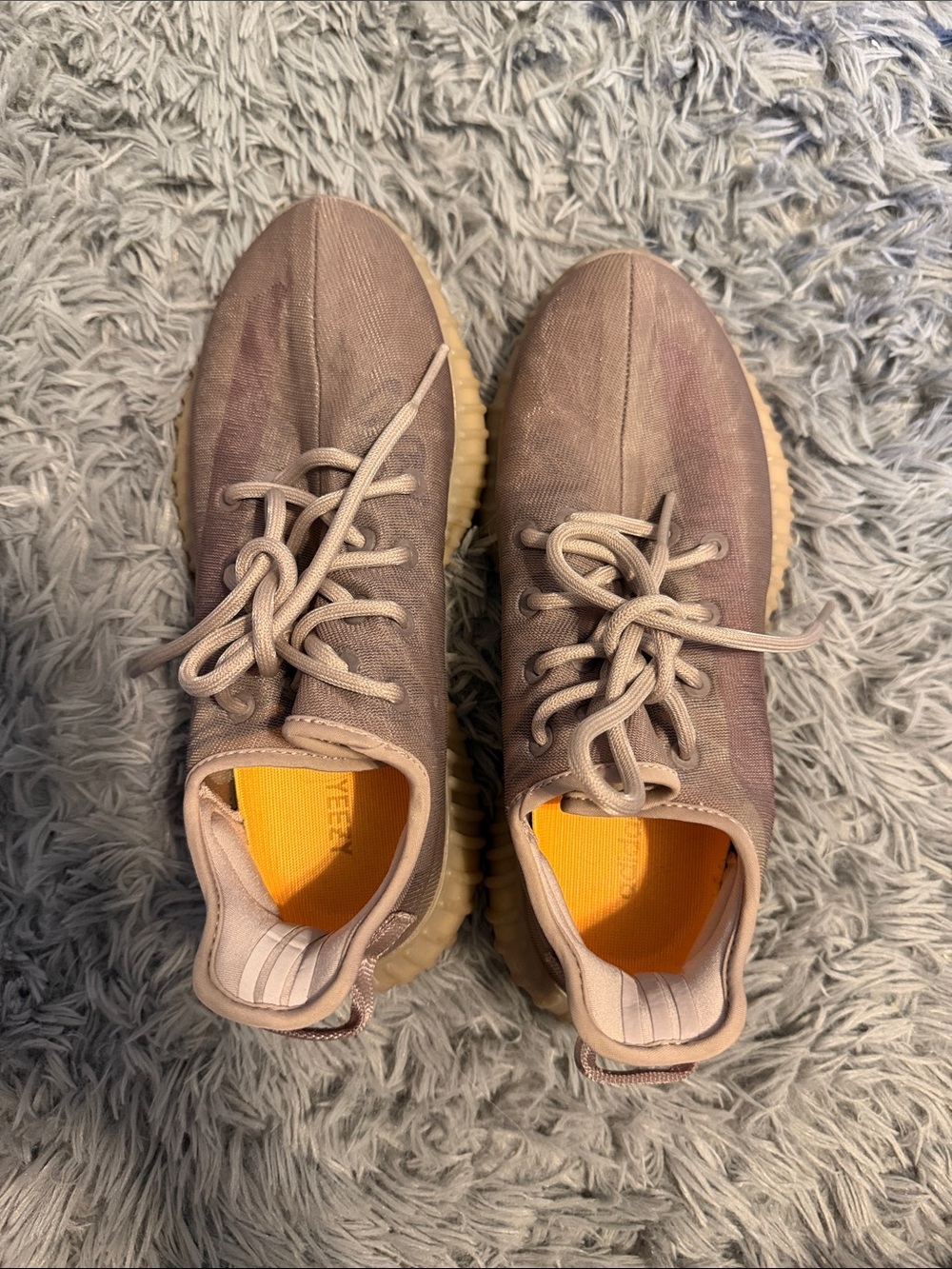 Yeezy Adidas unisex Low-Top Knit Sneakers in Taupe with Gum Sole